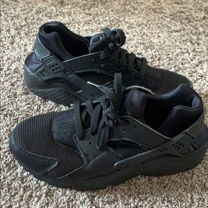 Black Nike Huarache
